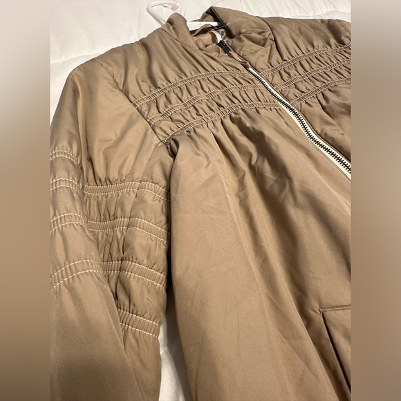 Free People Tan Zip Up Jacket Size XS. Excellent Condition! 🩷 - Picture 4 of 7